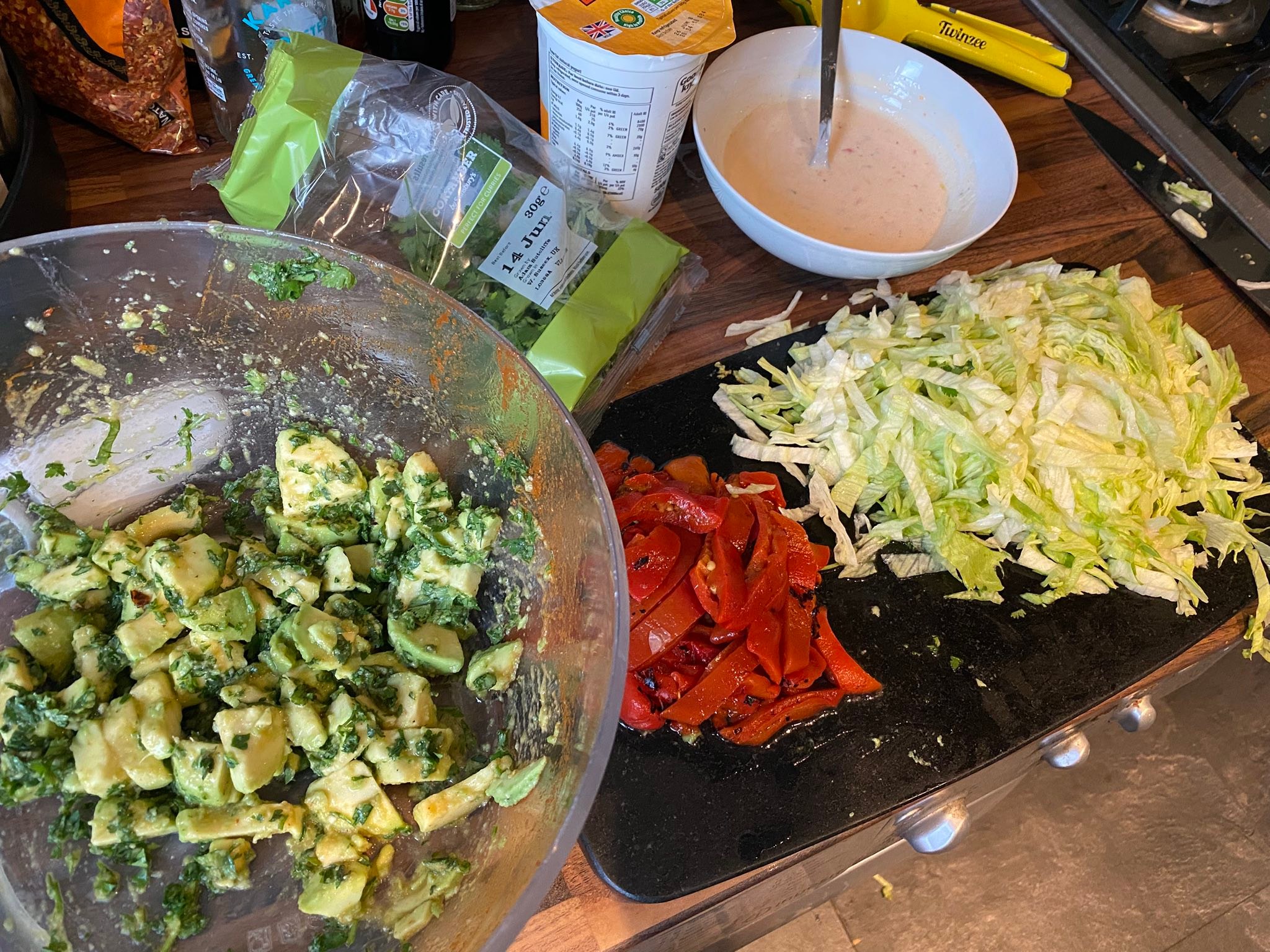 Spicy Chickpea Avo Wraps