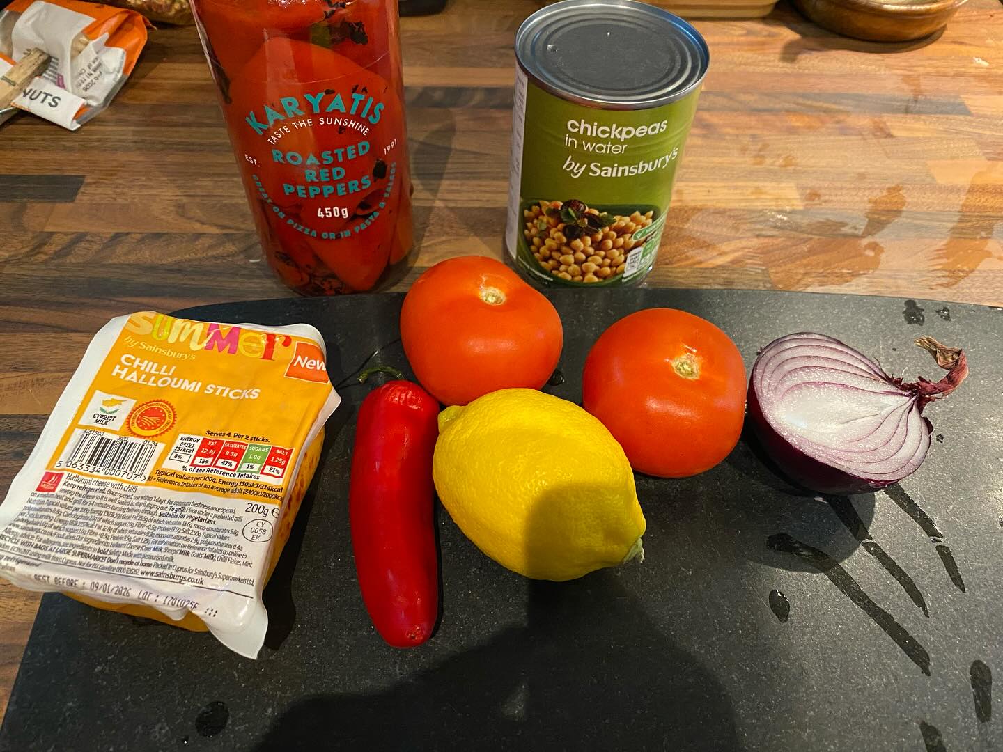 Spicy Chickpea & Halloumi Salad